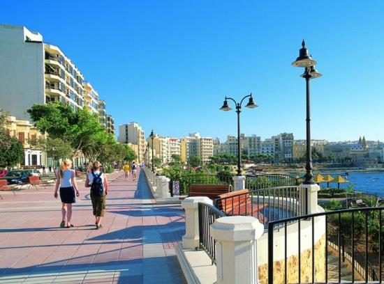 Modern Family Holiday Retreat In Gzira Sliema Exterior photo