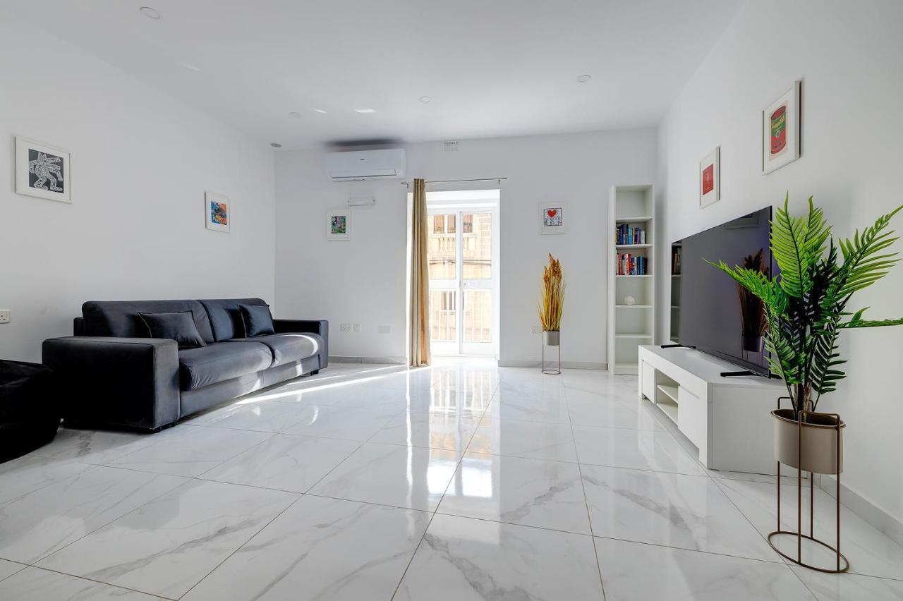 Modern Family Holiday Retreat In Gzira Sliema Exterior photo