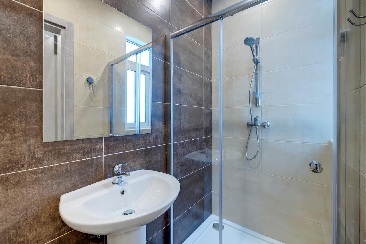 Modern Family Holiday Retreat In Gzira Sliema Exterior photo