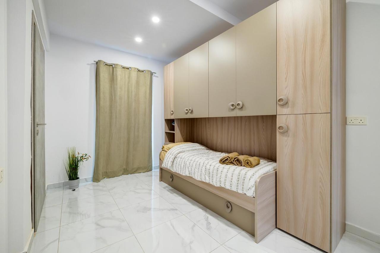 Modern Family Holiday Retreat In Gzira Sliema Exterior photo